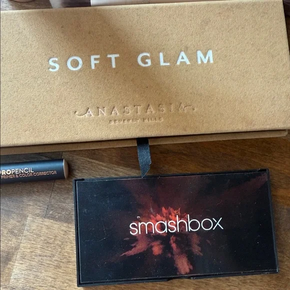 Makeup bundle - Picture 2 of 7